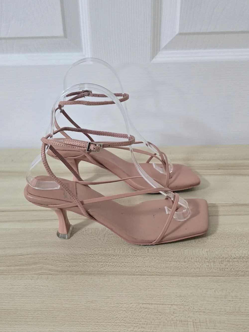 Jeffrey Campbell Fluxx Tan/nude Strappy Kitten Heel Thong Sandals Size 6.5 - Picture 4 of 9